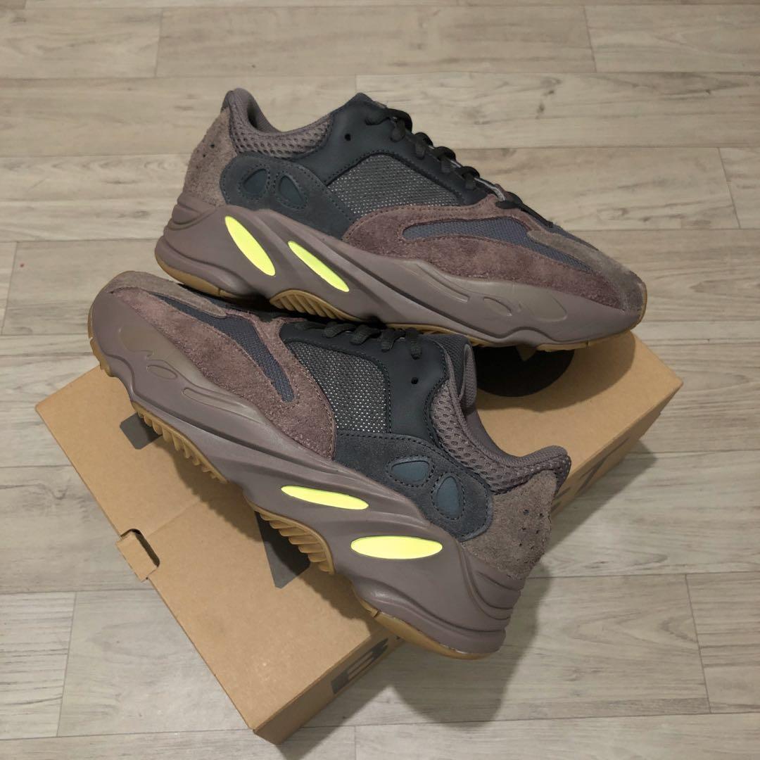Yeezy 700 mauve uk hotsell