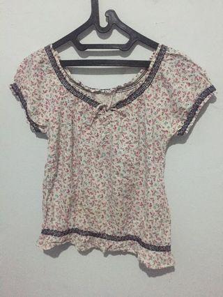 Kaos Vintage sabrina bunga (off shoulder Flower tee)