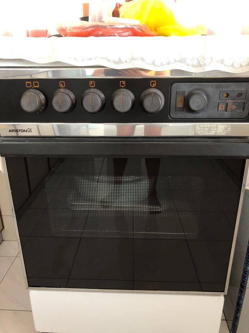 Ariston Oven, TV & Home Appliances, Kitchen Appliances, Ovens & Toasters on Carousell