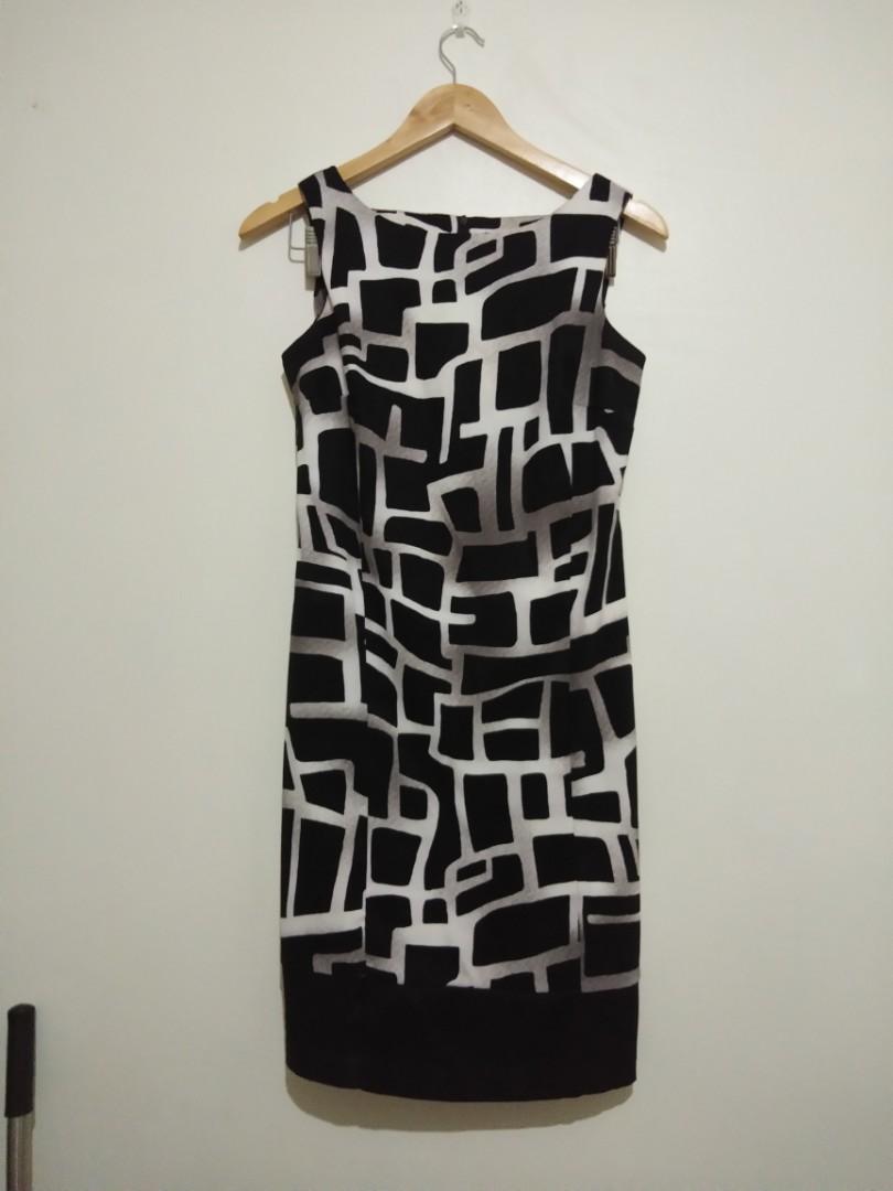 Black Printed Office Dress (Category: Dresses) located in Las Pinas. Submitted by kdth_ (Listing ID 253197141, Image 2). Description: Shipping within Metro Manila Php 50.