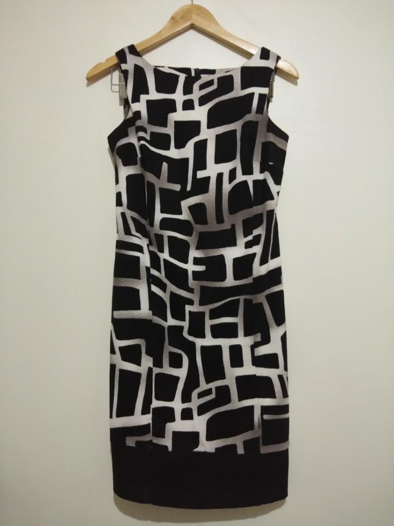 Black Printed Office Dress (Category: Dresses) located in Las Pinas. Submitted by kdth_ (Listing ID 253197141, Image 3). Description: Shipping within Metro Manila Php 50.