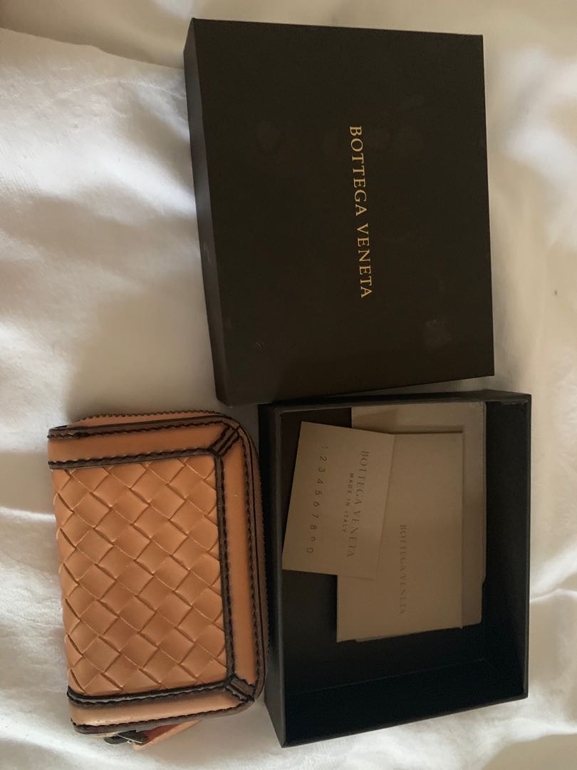 Bottega card holder, Men's Fashion, Watches & Accessories