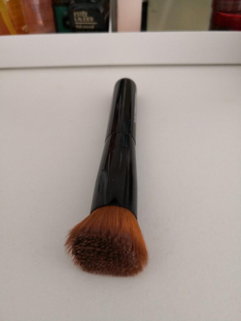 Chanel fluid and powder foundation brush, Beauty & Personal Care, Face