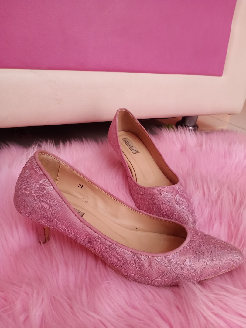 Heels Ittaherl Warna Ungu Pastel Size 37 Fesyen Wanita Sepatu Di Carousell