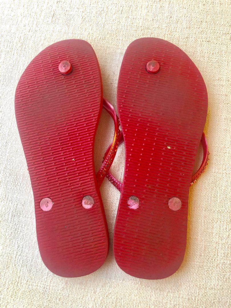 havaianas red flip flops