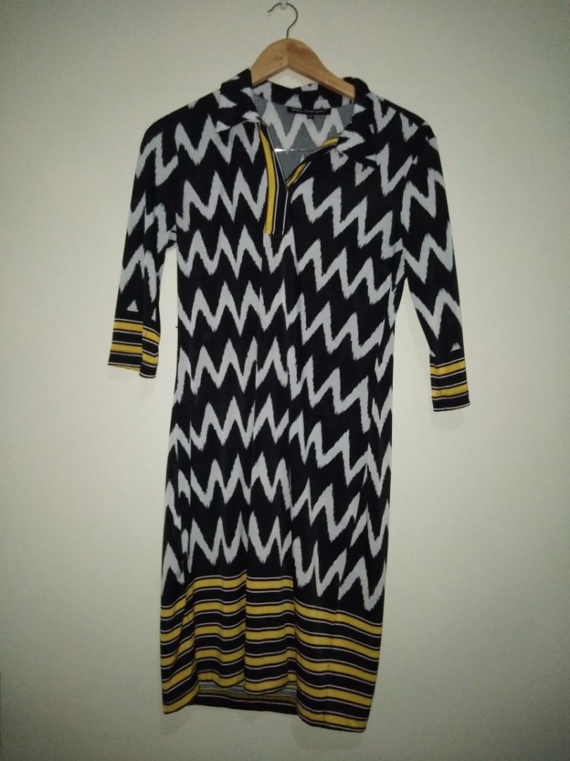 Printed Office Dress with sleeves (Category: Dresses) located in Las Pinas. Submitted by kdth_ (Listing ID 253195456, Image 1). Description: Sleeves up to elbows Shipping within Metro Manila Php 50.
