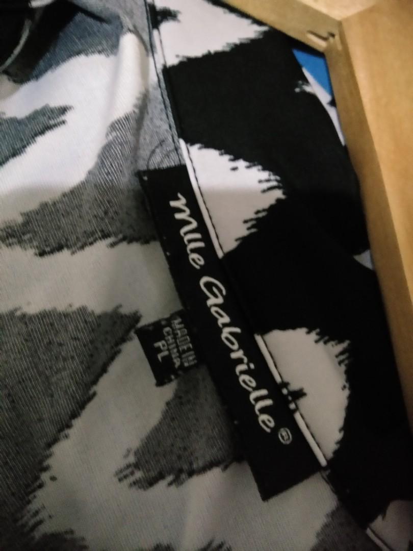 Printed Office Dress with sleeves (Category: Dresses) located in Las Pinas. Submitted by kdth_ (Listing ID 253195456, Image 3). Description: Sleeves up to elbows Shipping within Metro Manila Php 50.
