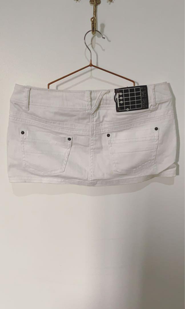 Pull&Bear White Skirt, Women's Fashion, Bottoms, Skirts on Carousell