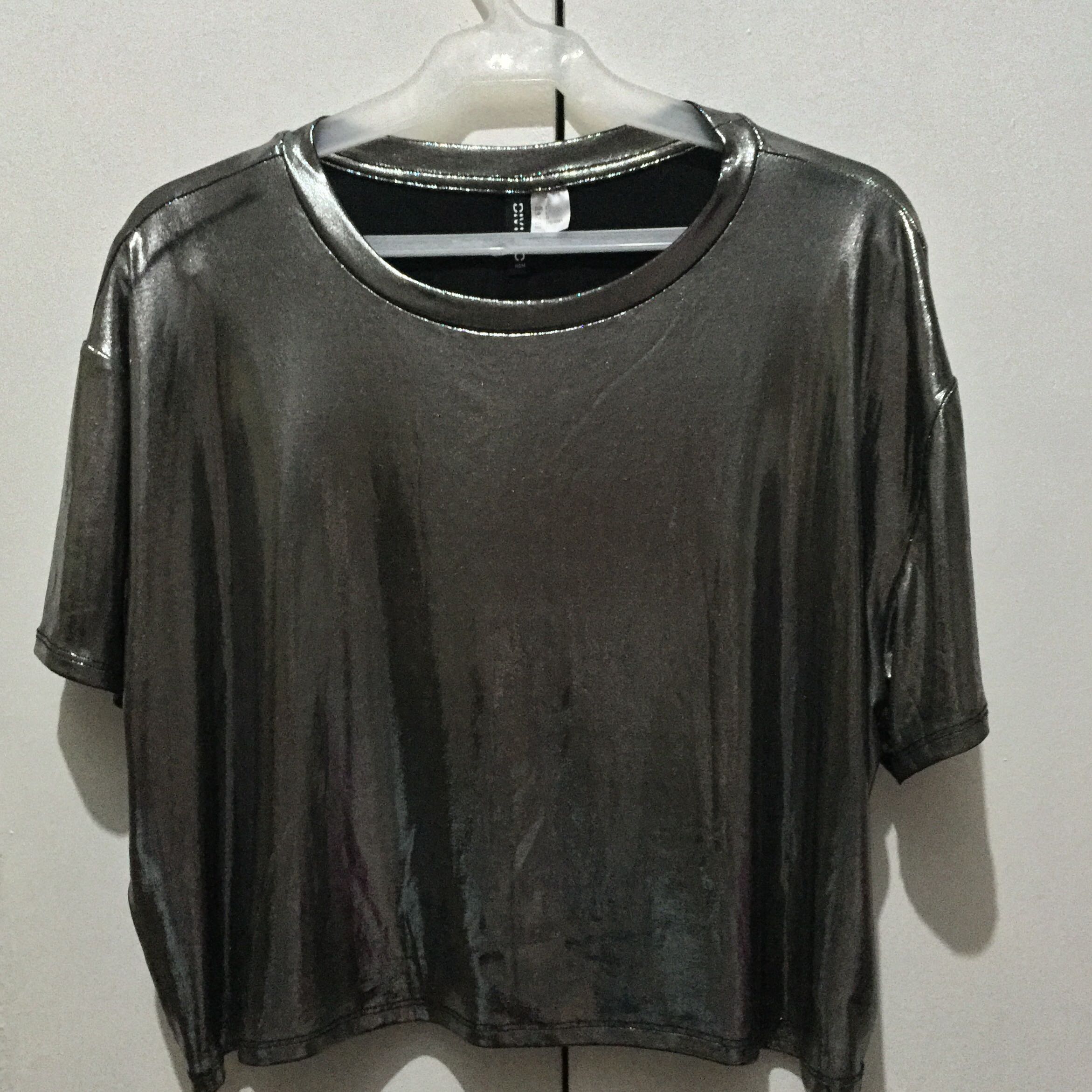 Silver crop top, Women's Fashion, Tops, Others Tops on Carousell
