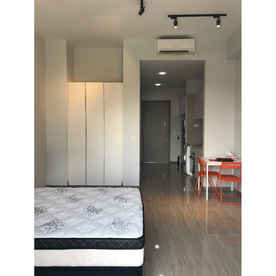 STRATUM at elias road ( Pasir ris) Studio/Suite for sale, can convert into 1 bedroom or loft concept. Selling below bank valuation.