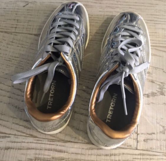 Tretorn sales silver sneakers