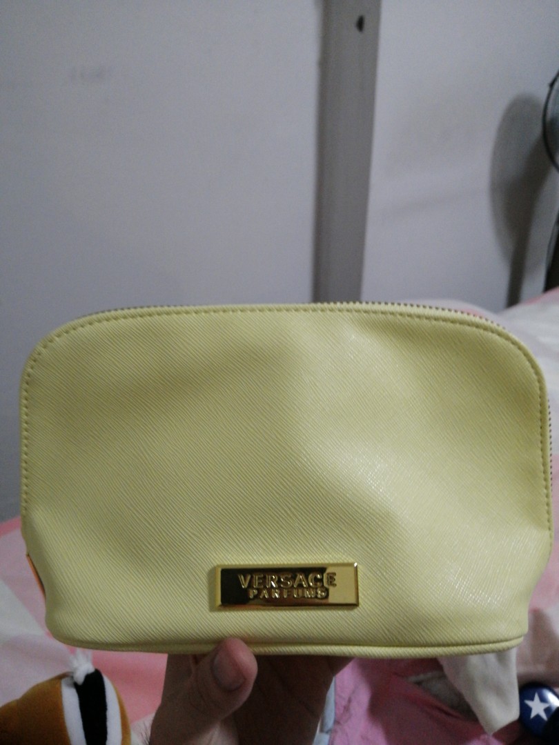 Versace parfums hotsell makeup bag