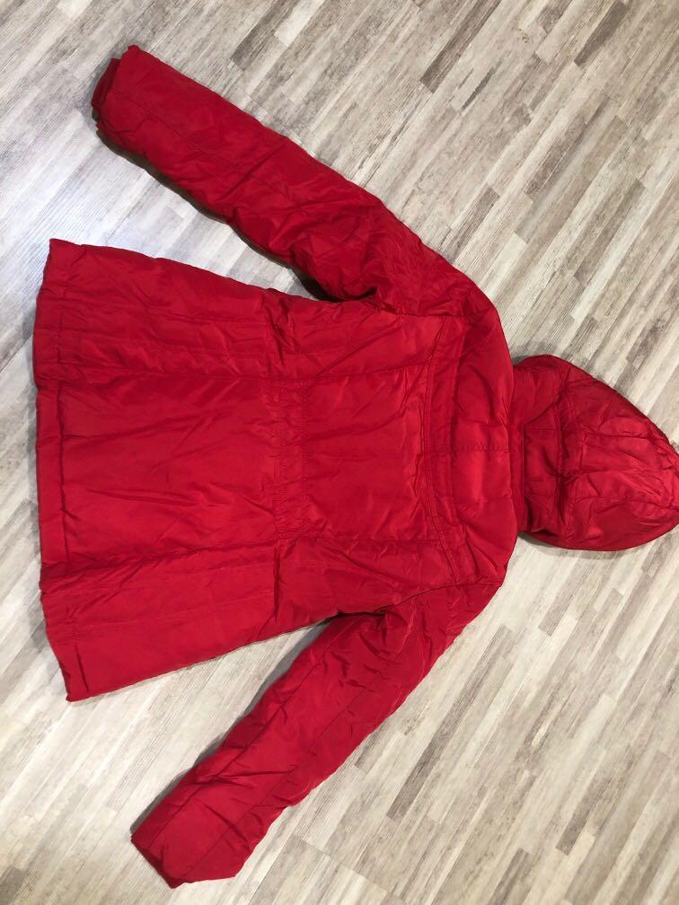 Winter Jacket (Category: Babies & Kids Fashion) located in Singapore. Submitted by chrizlt (Listing ID 253202204, Image 3). Description: Pretty red winter time winter jacket for 6-8yo Still in very good condition, looks really cute in photos Length (shoulder to waist) : 54cm Sleeve: 50cm Chest: 40cm.