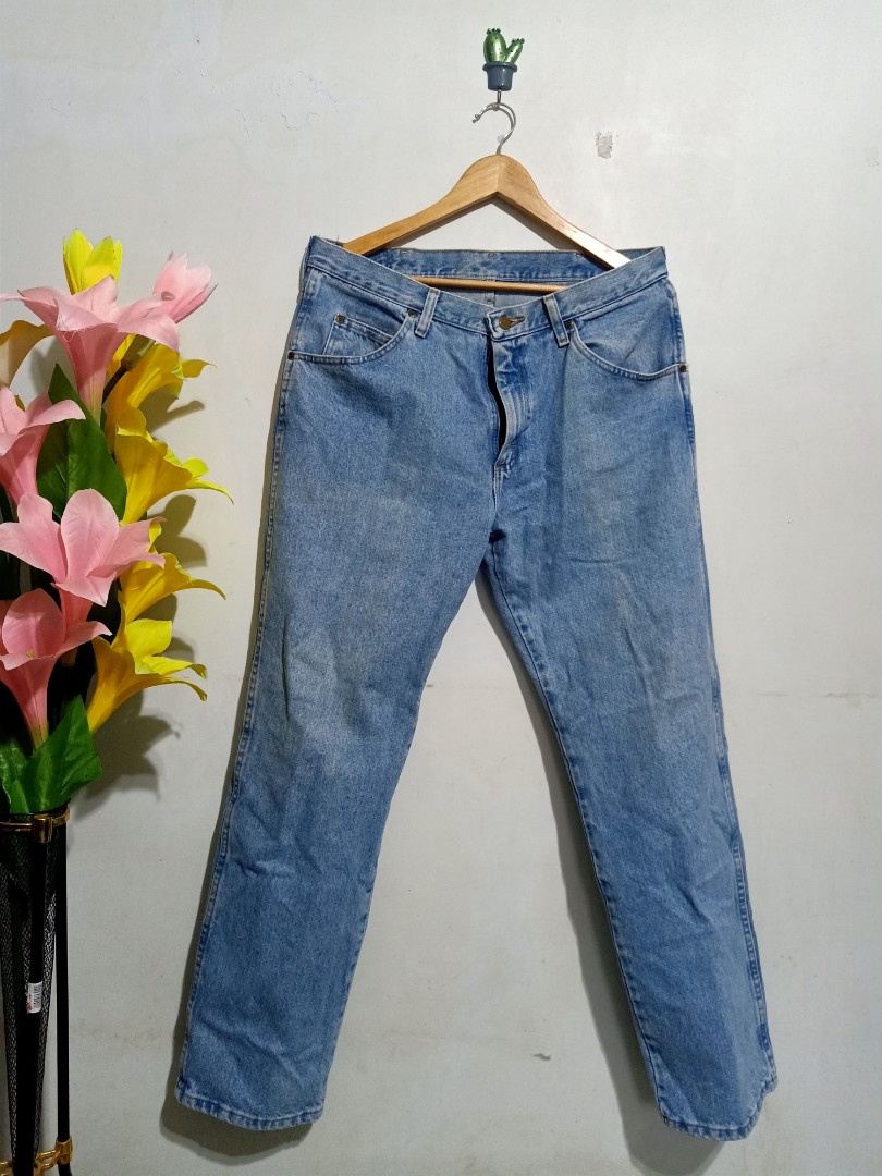 wrangler authentic jeans