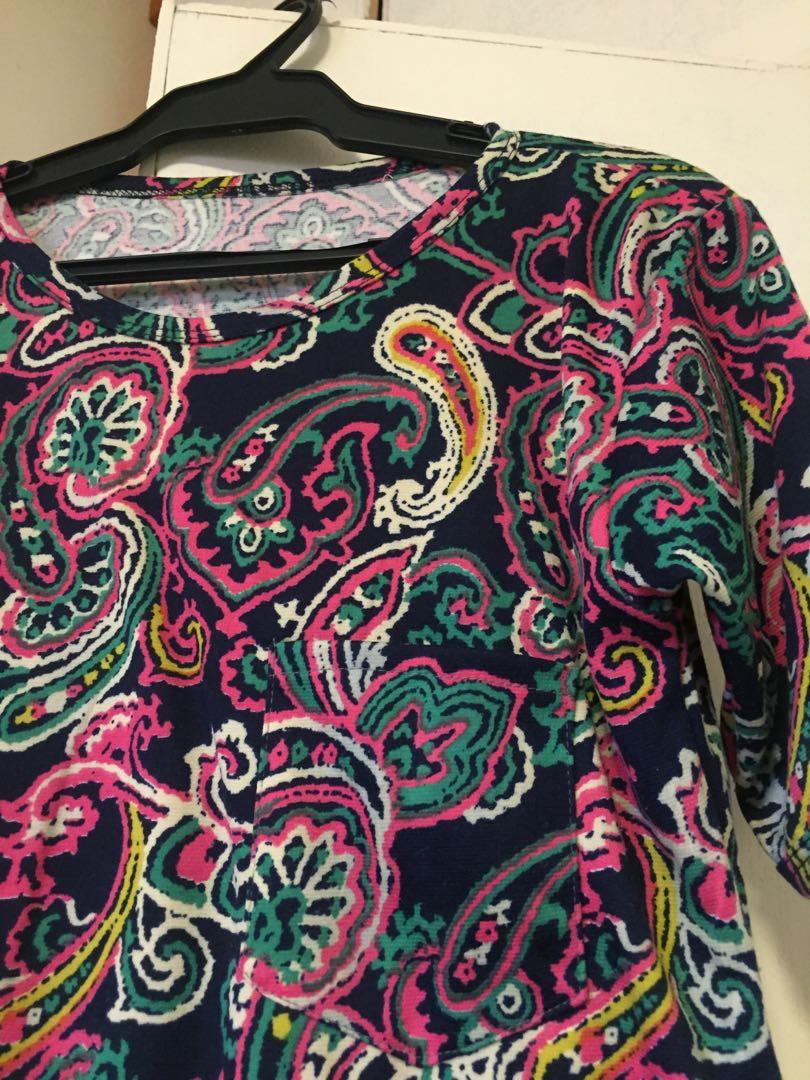 Aztec-ish Blouse (Category: Blouses) located in Marikina City. Submitted by imjasdee (Listing ID 253353462, Image 2). Description: Makapal tela Size: M - XL Stretchable.