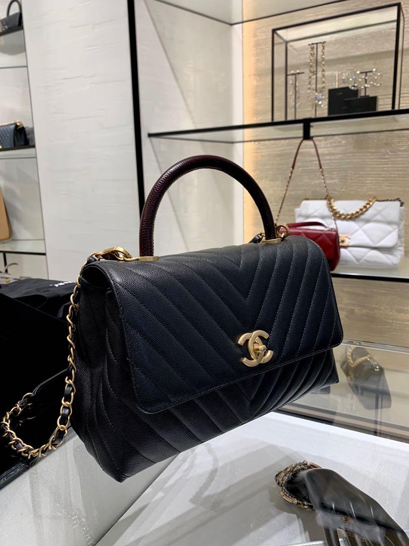 chanel flap bag with top handle black