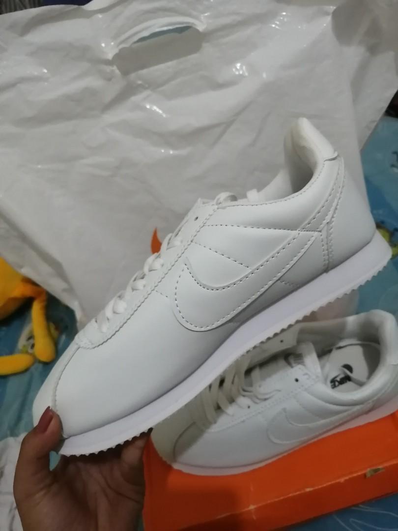 triple white nike cortez