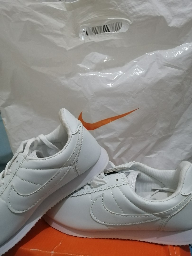 nike cortez triple white