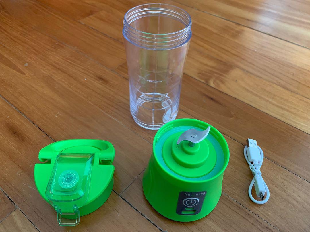 Portable blender (charge to use), TV & Home Appliances, Kitchen