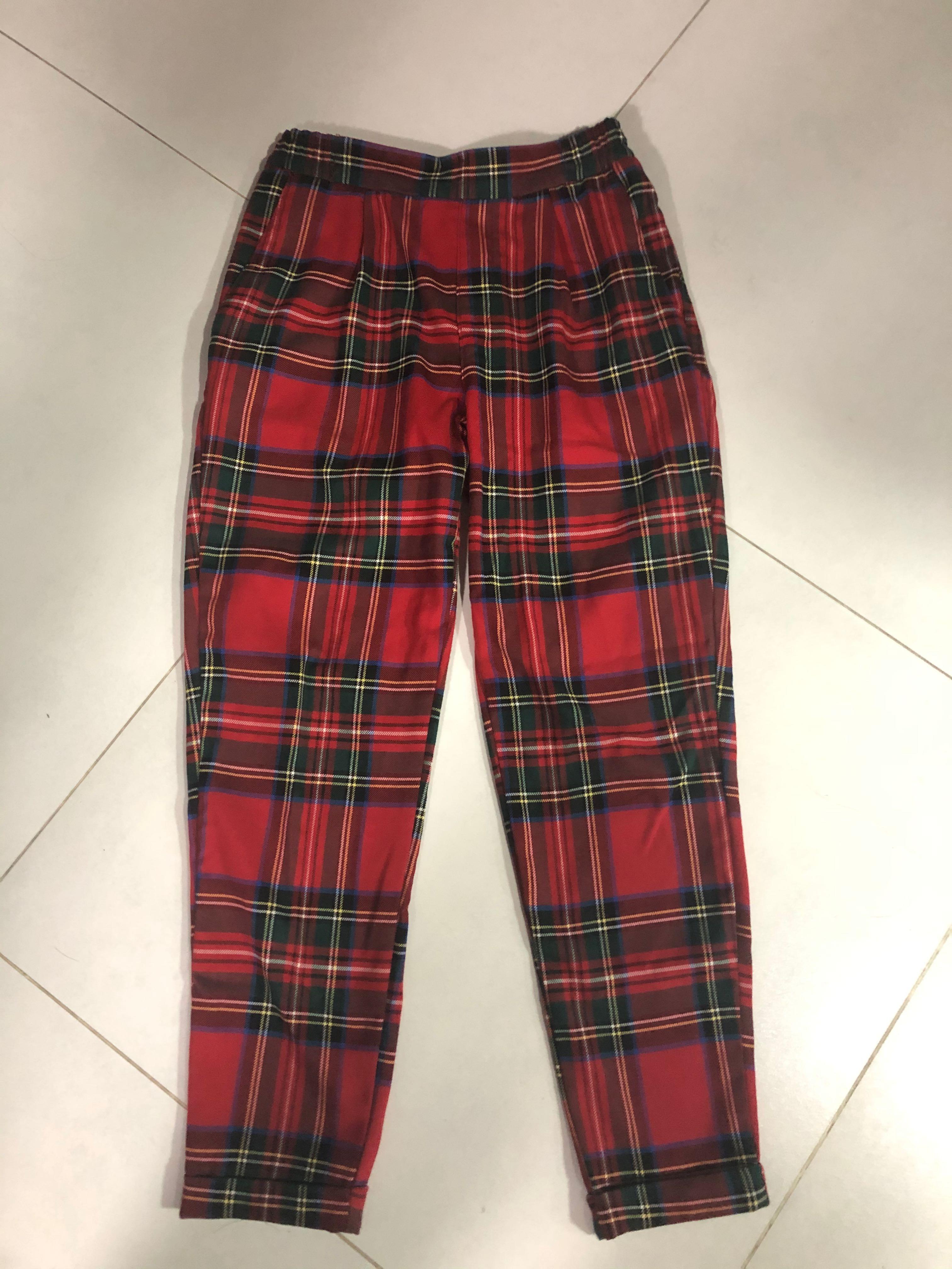 Checkered store red trousers