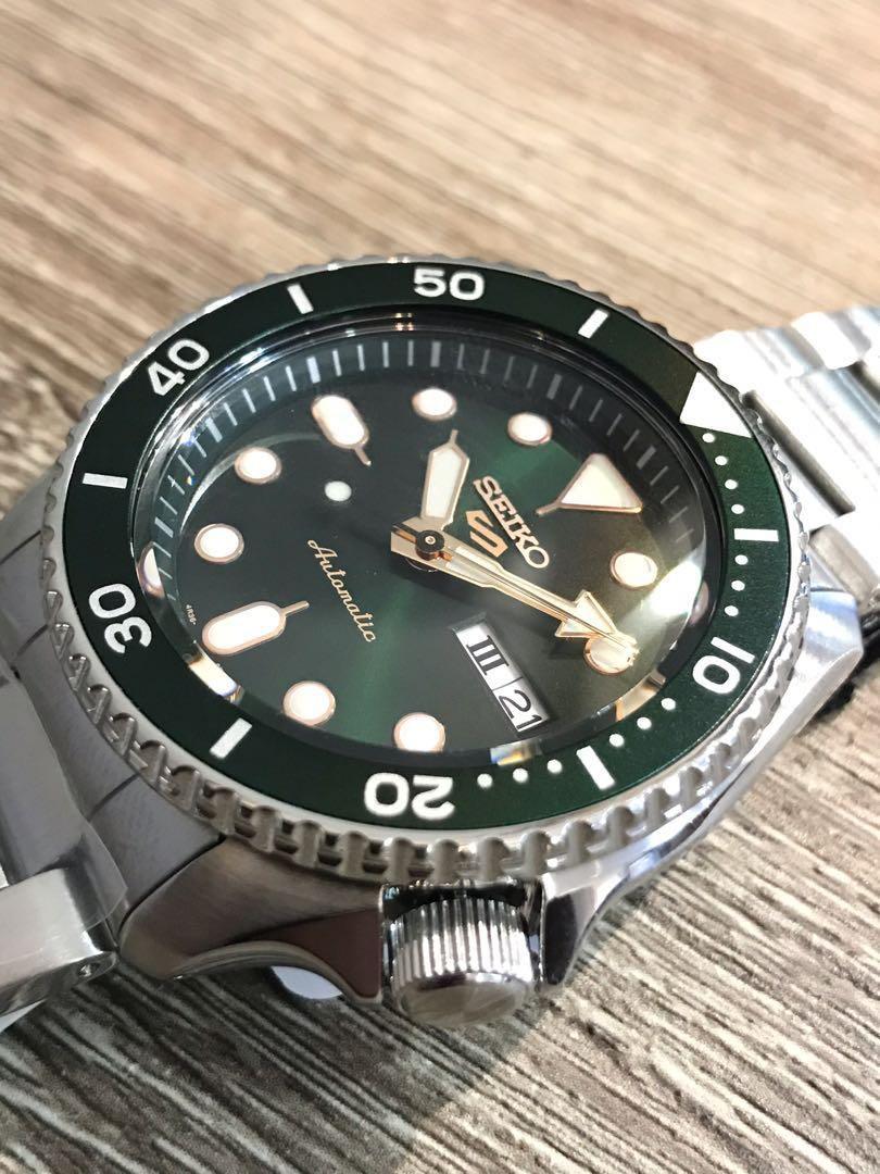 Seiko 5 Sports Hulk Srpd63k1 Automatic Winiphone11pro Luxury Watches On Carousell