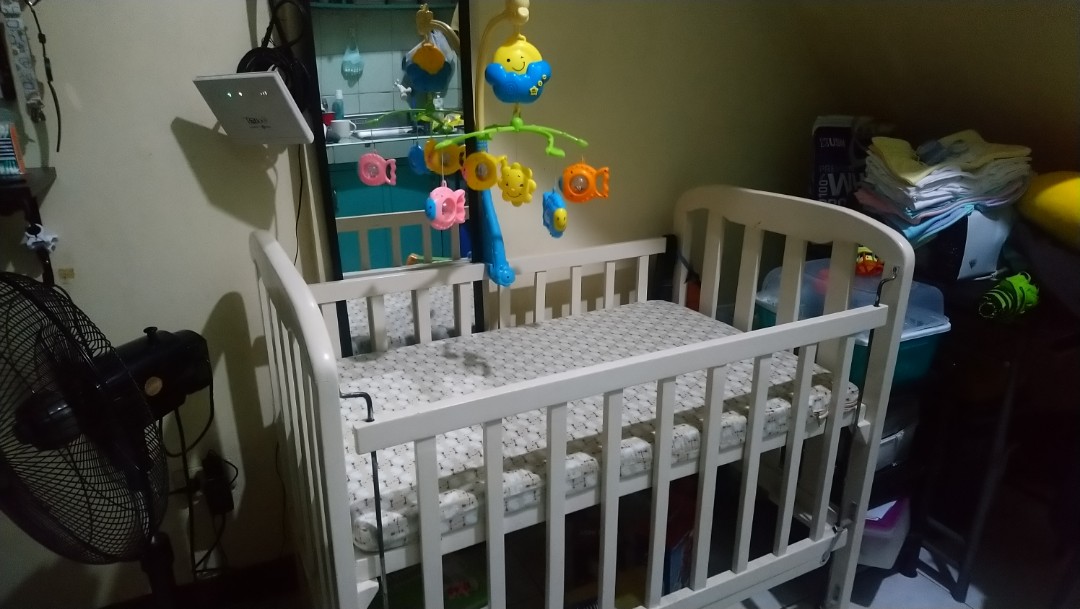 Baby crib outlet on sale