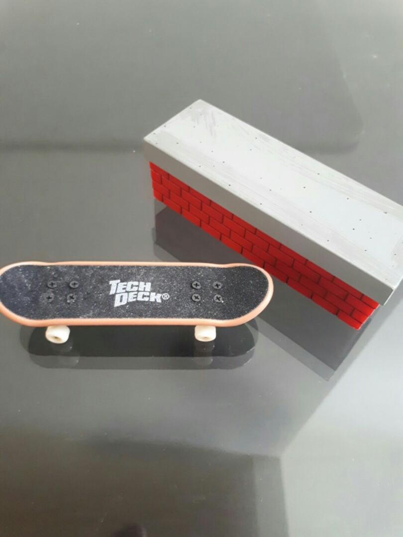 TECH DECK FINGERBOARD DARKSTAR ORIGINAL, Toys & Collectibles, Mainan di
