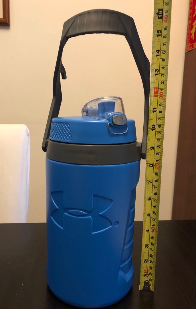 UNDER ARMOUR water jug (全新大水壺, 容量 1.9L), 傢俬＆家居, 廚具和餐具, 廚水杯、水壺 Carousell
