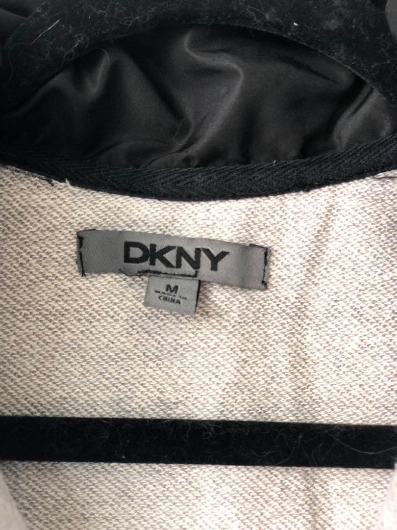 DKNY Fall / Puffer Vest (Category: Clothes) located in Toronto. Submitted by mingleecanada (Listing ID 253591880, Image 3). Description: Worn a couple of times. Size says M But fits S better. In EUC. .
