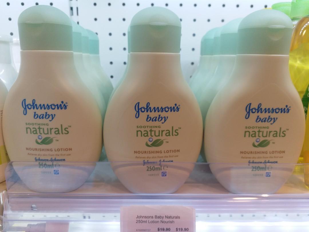 Johnson's baby naturals nourishing lotion top