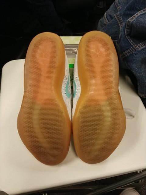 kobe 11 em low summer pack