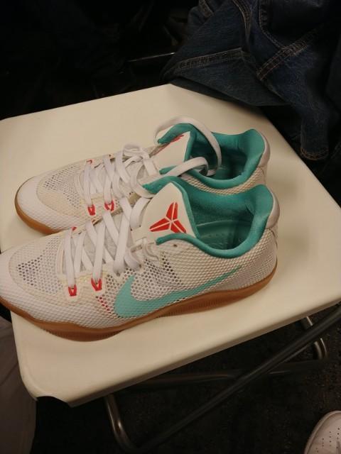 kobe 11 em low summer pack