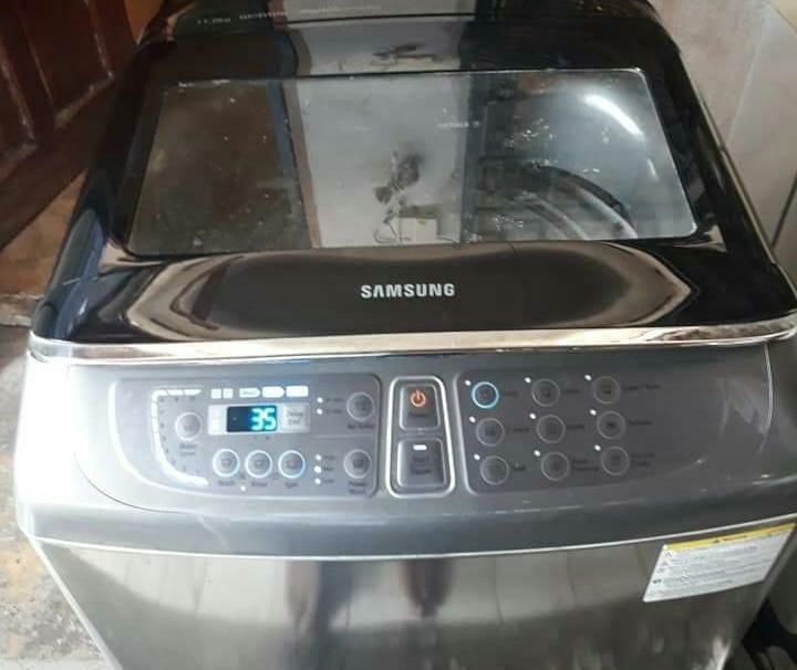 Samsung Washing Machine top load 10.5kg with wobble technology, TV