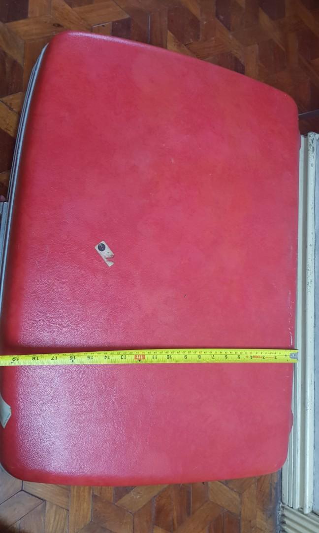 Tinghun Red samsonite vintage style XL (Category: Luggage) located in Manila. Submitted by GentleGiant (Listing ID 253490624, Image 1). Description: vintage with battle scars letting go of the sentimental value of this item discoloration due to old age collection.