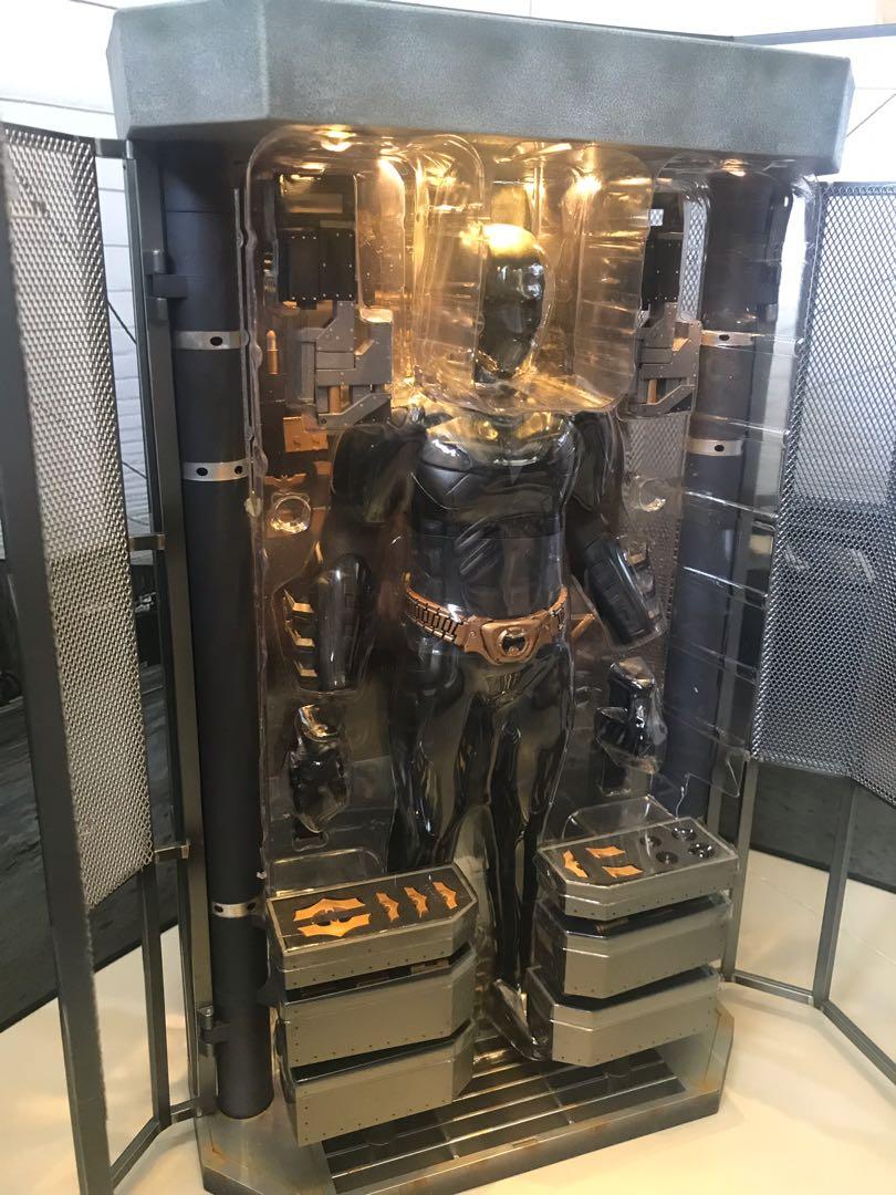 Toys Legend Dc 蝙蝠俠武器庫 非hot Toys Batman Armory The Dark Knight 興趣及遊戲 玩具 遊戲類 Carousell