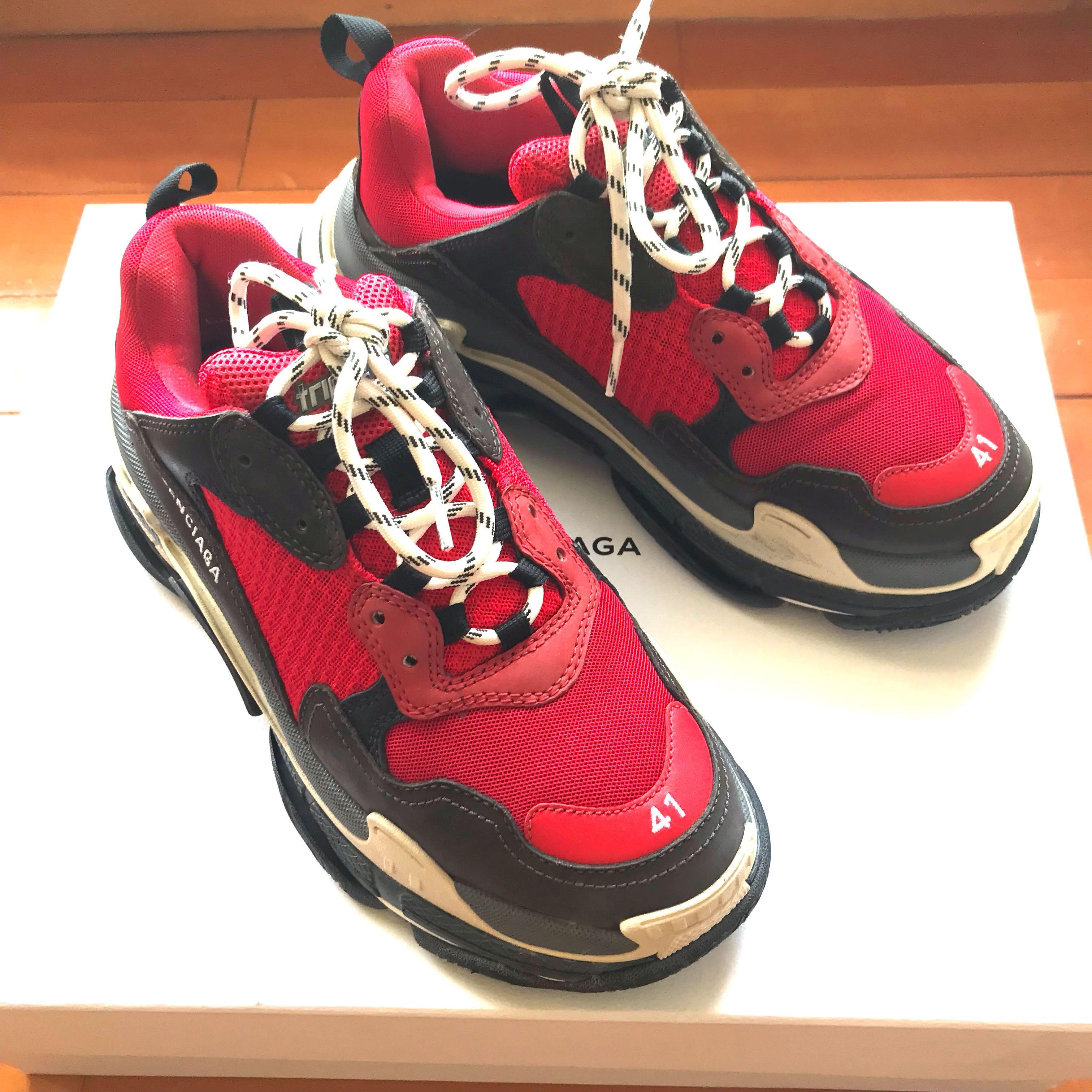 Review Balenciaga Triple S Clear Sole Sneaker Grey Red