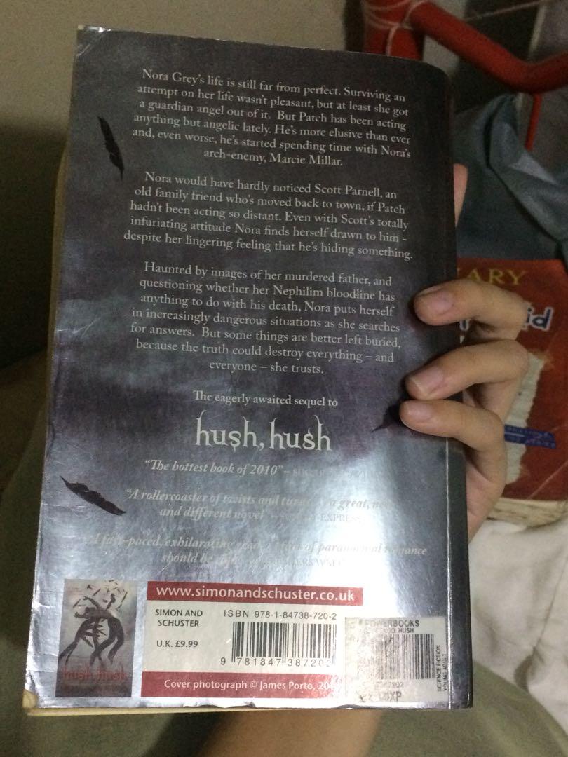 Crescendo (Hush hush book 2), Hobbies & Toys, Books & Magazines