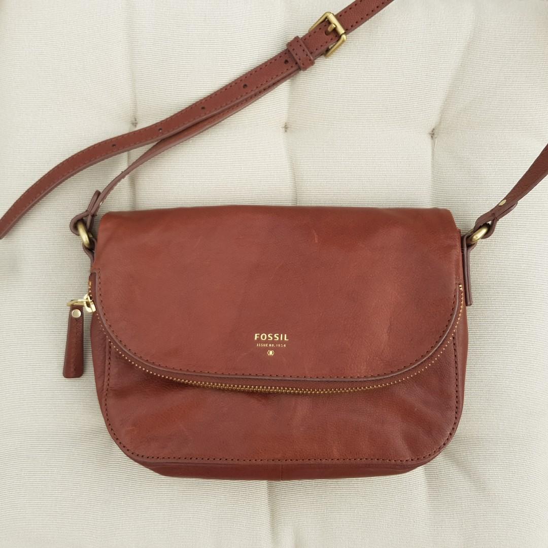 Crossbody purse with zipper flap top