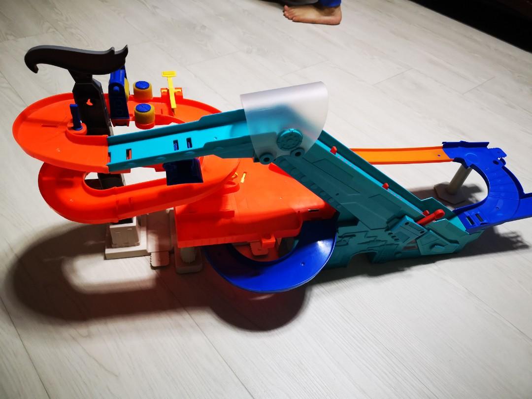 motorized mega garage hot wheels