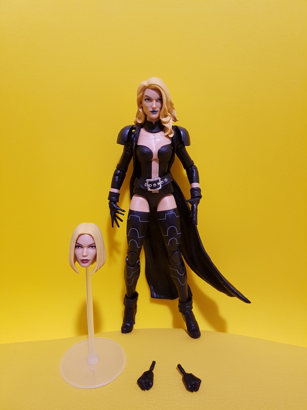 Emma frost 2025 marvel legends walgreens