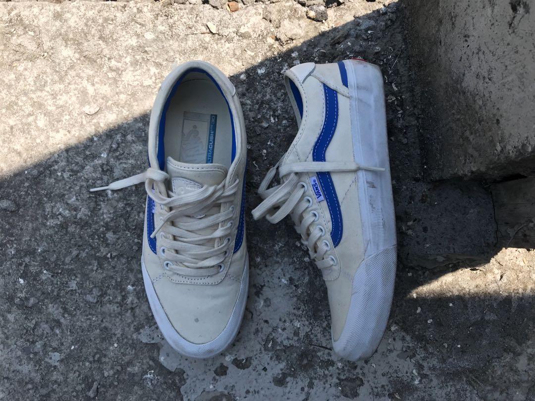 Sepatu vans chima pro 2 classic white blue center court original Fesyen Pria Sepatu Sneakers di Carousell