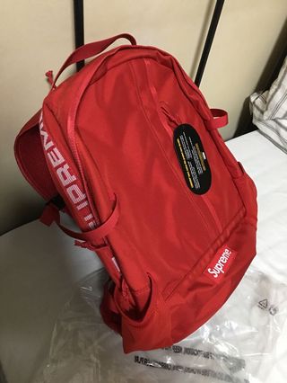 Fake red supreme on sale backpack