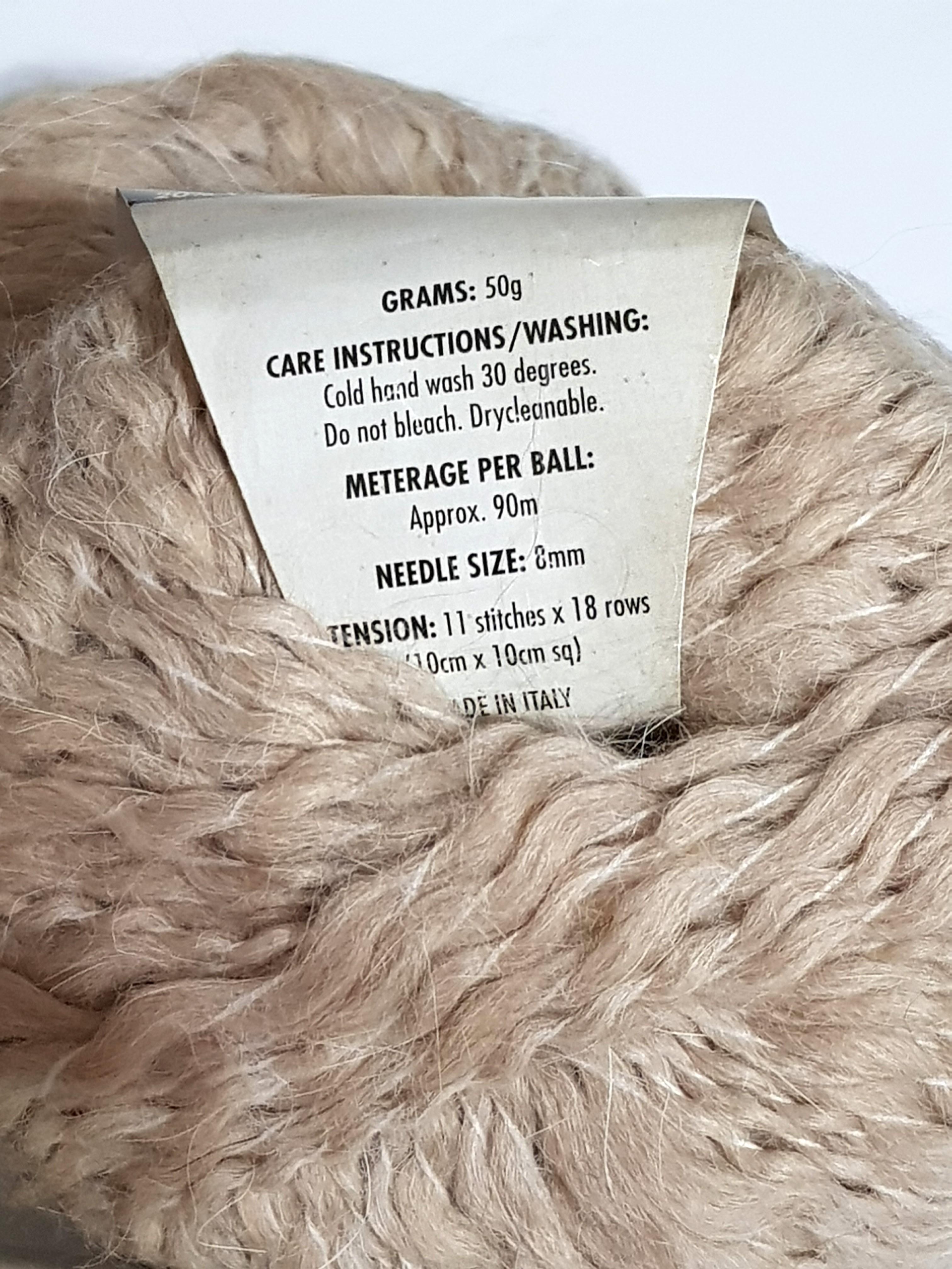 2 balls Moda Vera Alpaca/ Wool Blend Yarn (50g), Hobbies & Toys