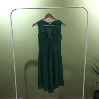 綠色絲質洋裝