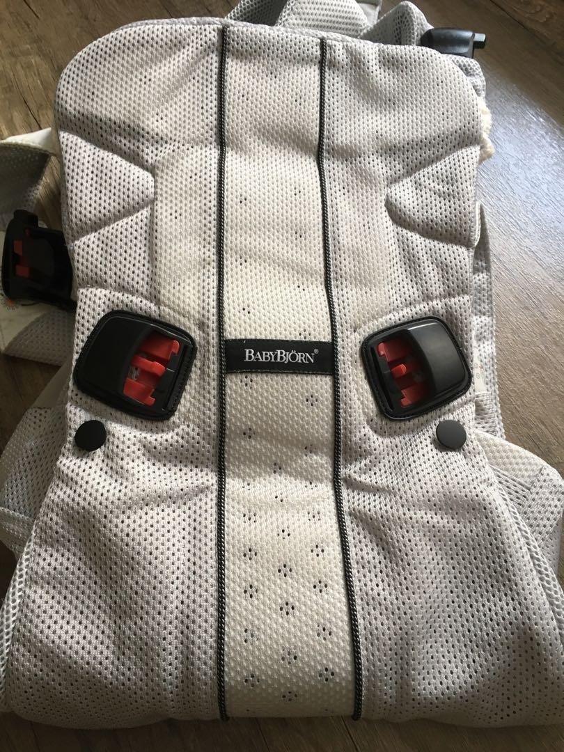 newborn hiking carrier
