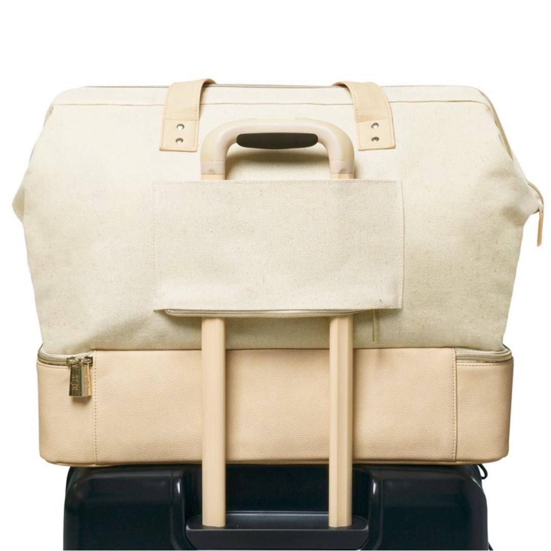 Beis Travel Bag The Weekender, Hobbies & Toys, Travel, Travel