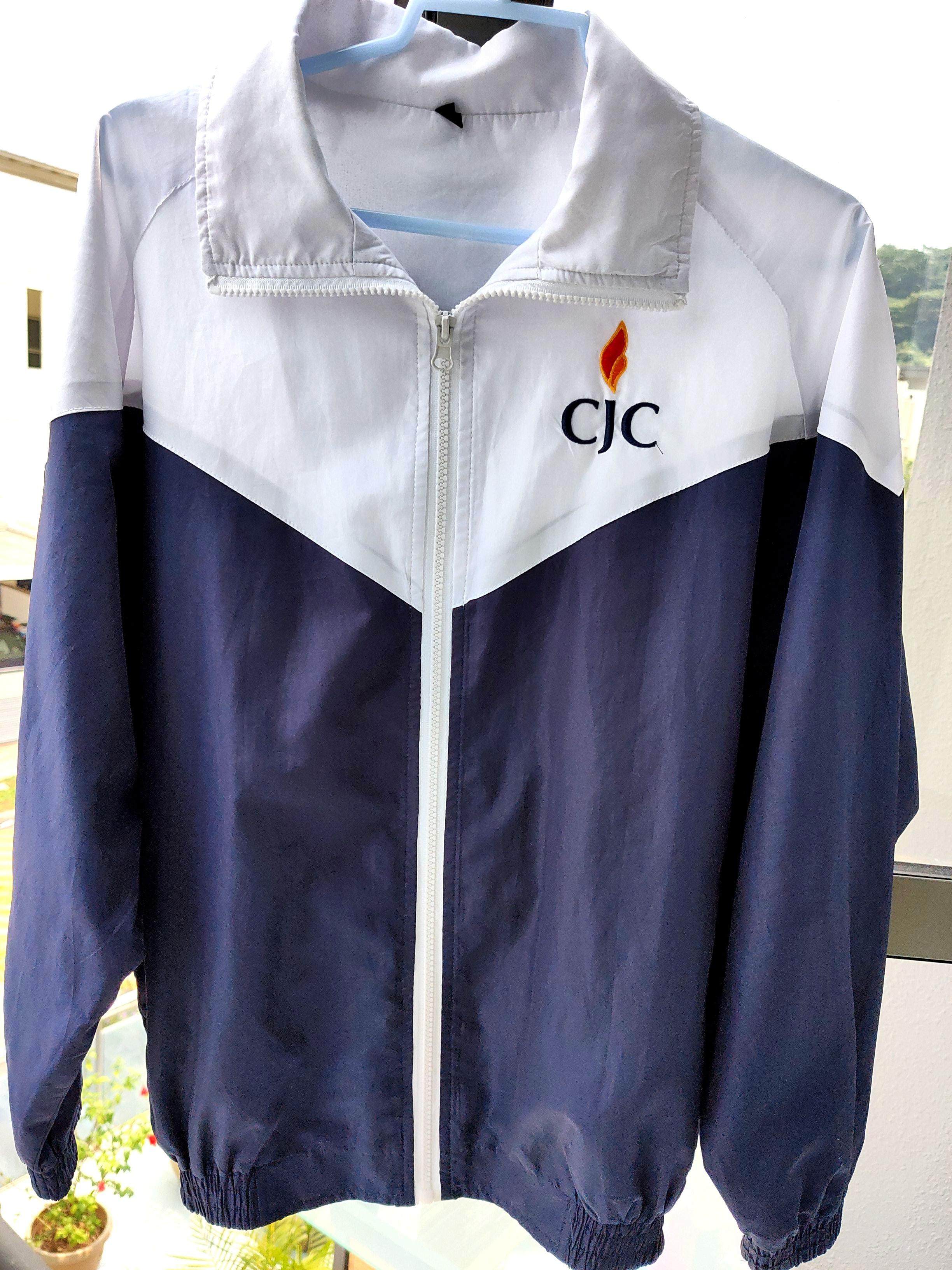 nike college windbreakers