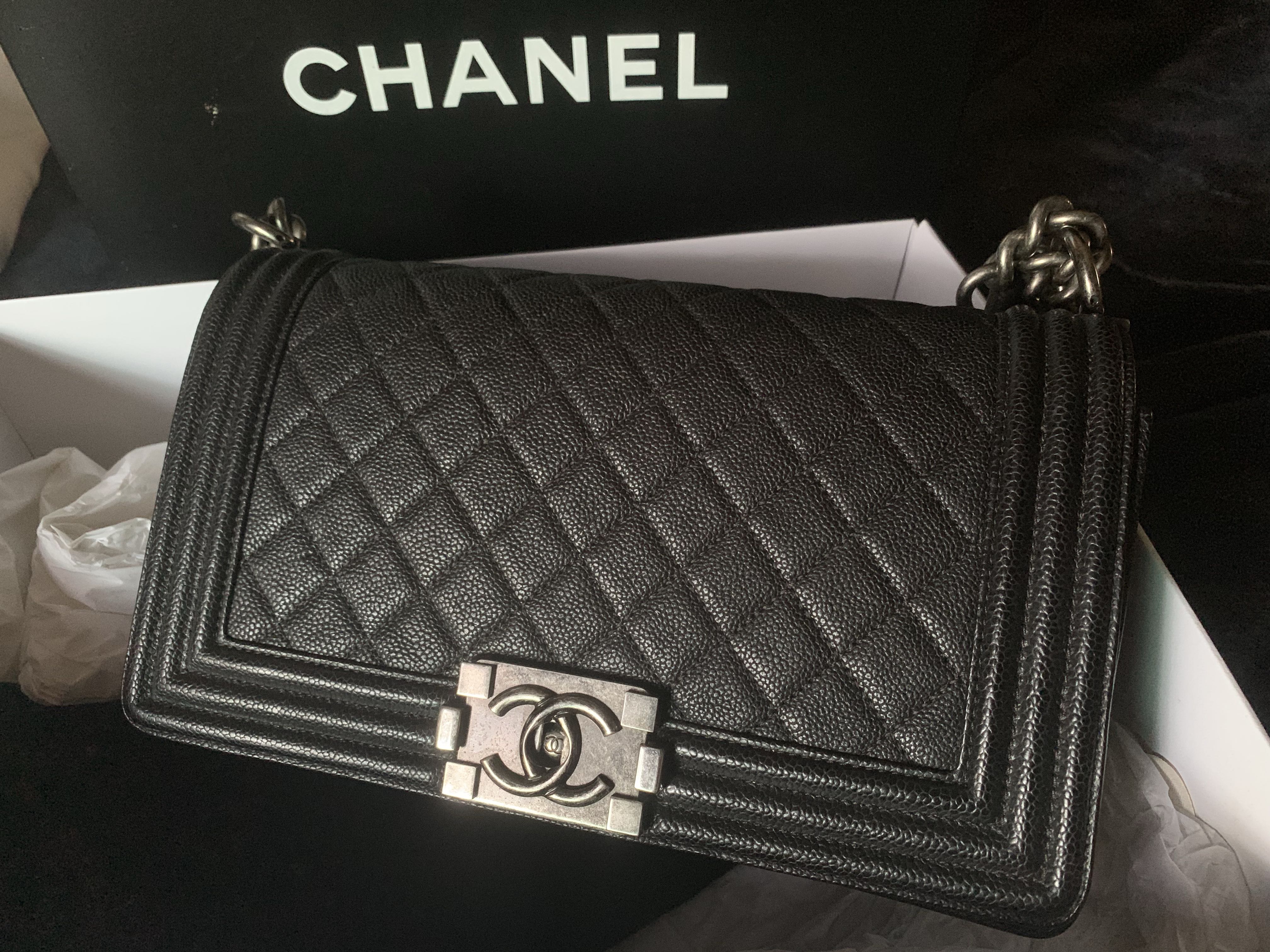 CHANEL Old Medium Boy Chevron Navy Caviar Ruthenium Hardware 2017