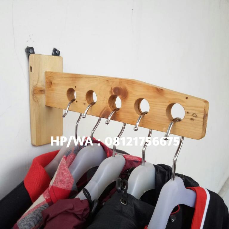 Gantungan Hanger Kayu Untuk Toko Store Butik Distro Toko Baju Desain Kerajinan Tangan Barang Aksesoris Kerajinan Di Carousell Bagi anda seorang pembisnis butik / distro, tentunya membutuhkan hanger untuk mempromosikan baju yang anda jual.atau untuk menarik minat pembeli. gantungan hanger kayu untuk toko store butik distro toko baju