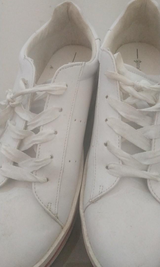 Sepatu Stradivarius Women S Fashion Women S Shoes On Carousell